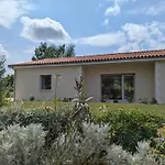 Apartment Moderne Avec Wifi Et Parking A - Fr-1-653-270 Baignes-Sainte-Radegonde