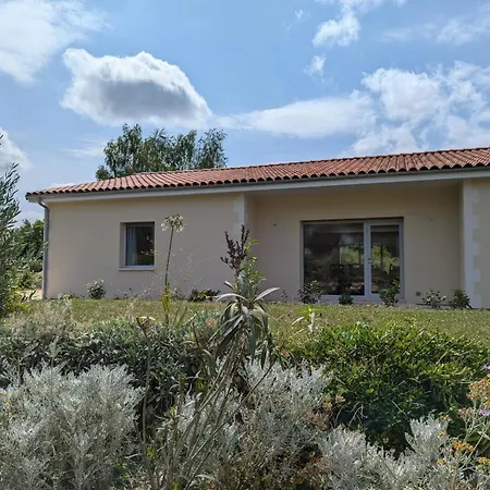 아파트 Moderne Avec Wifi Et Parking A - Fr-1-653-270 Baignes-Sainte-Radegonde