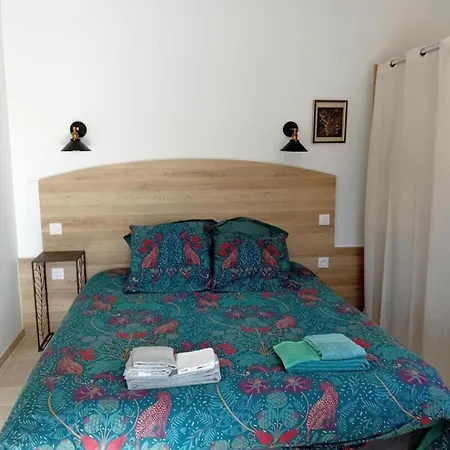 Apartment Moderne Avec Wifi Et Parking A - Fr-1-653-270 Baignes-Sainte-Radegonde