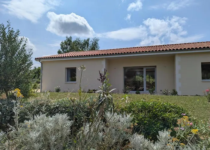 Apartamento Moderne Avec Wifi Et Parking A - Fr-1-653-270 Baignes-Sainte-Radegonde