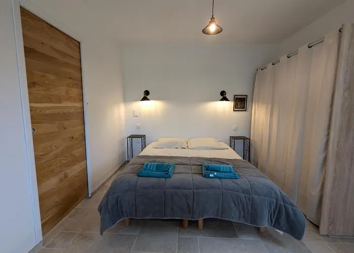 Moderne Avec Wifi Et Parking A - Fr-1-653-270 Baignes-Sainte-Radegonde