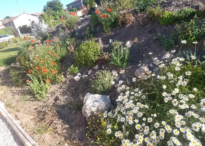 Apartment Moderne Avec Wifi Et Parking A - Fr-1-653-270 Baignes-Sainte-Radegonde